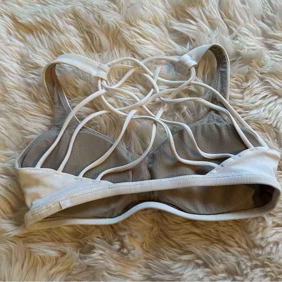 Lululemon sports bra - Picture 2 of 3